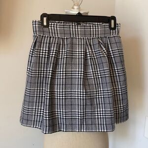 Candie's black and white plaid mini skirt